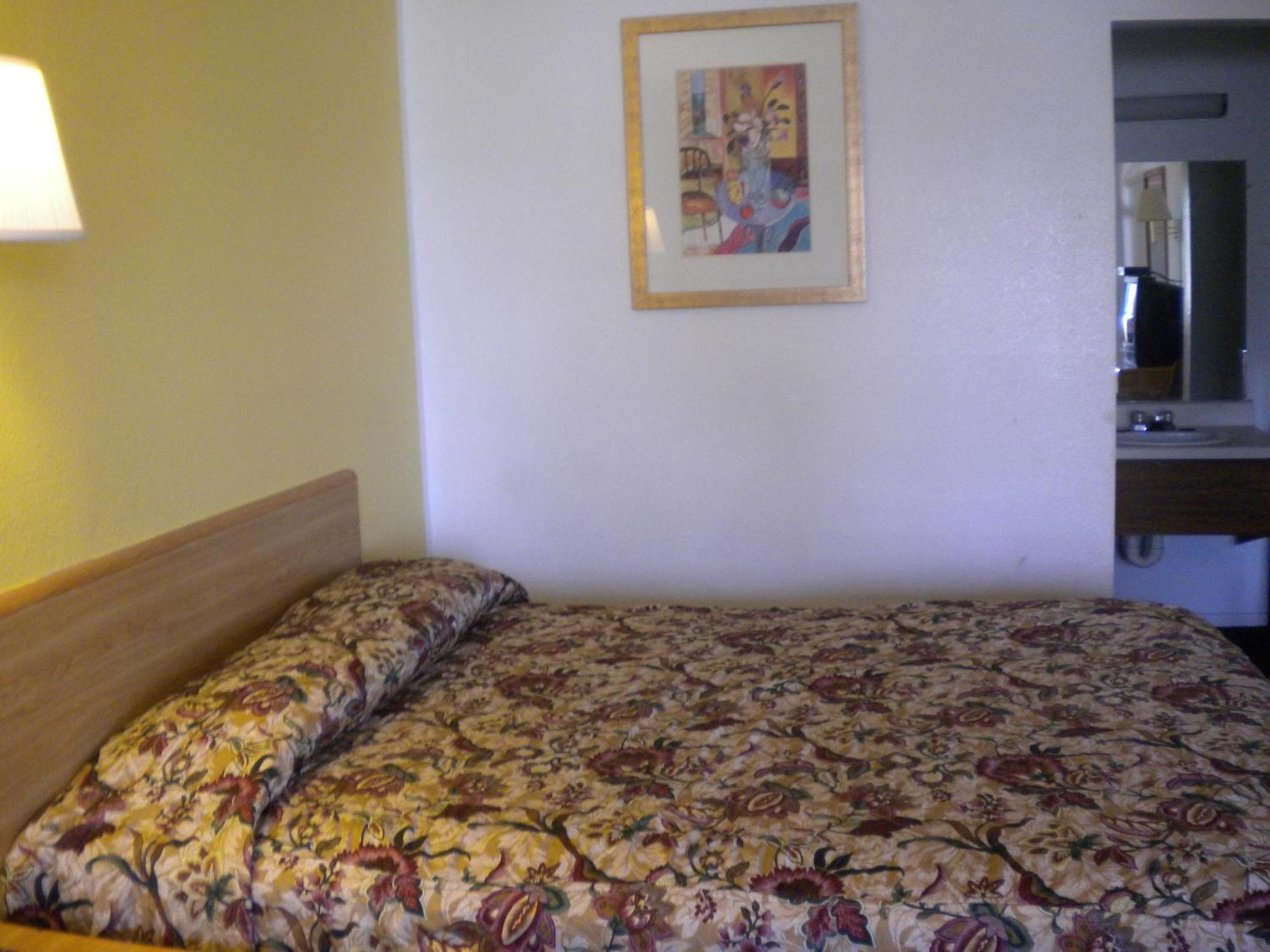 בייקרספילד Best Economy Inn & Suites חדר תמונה