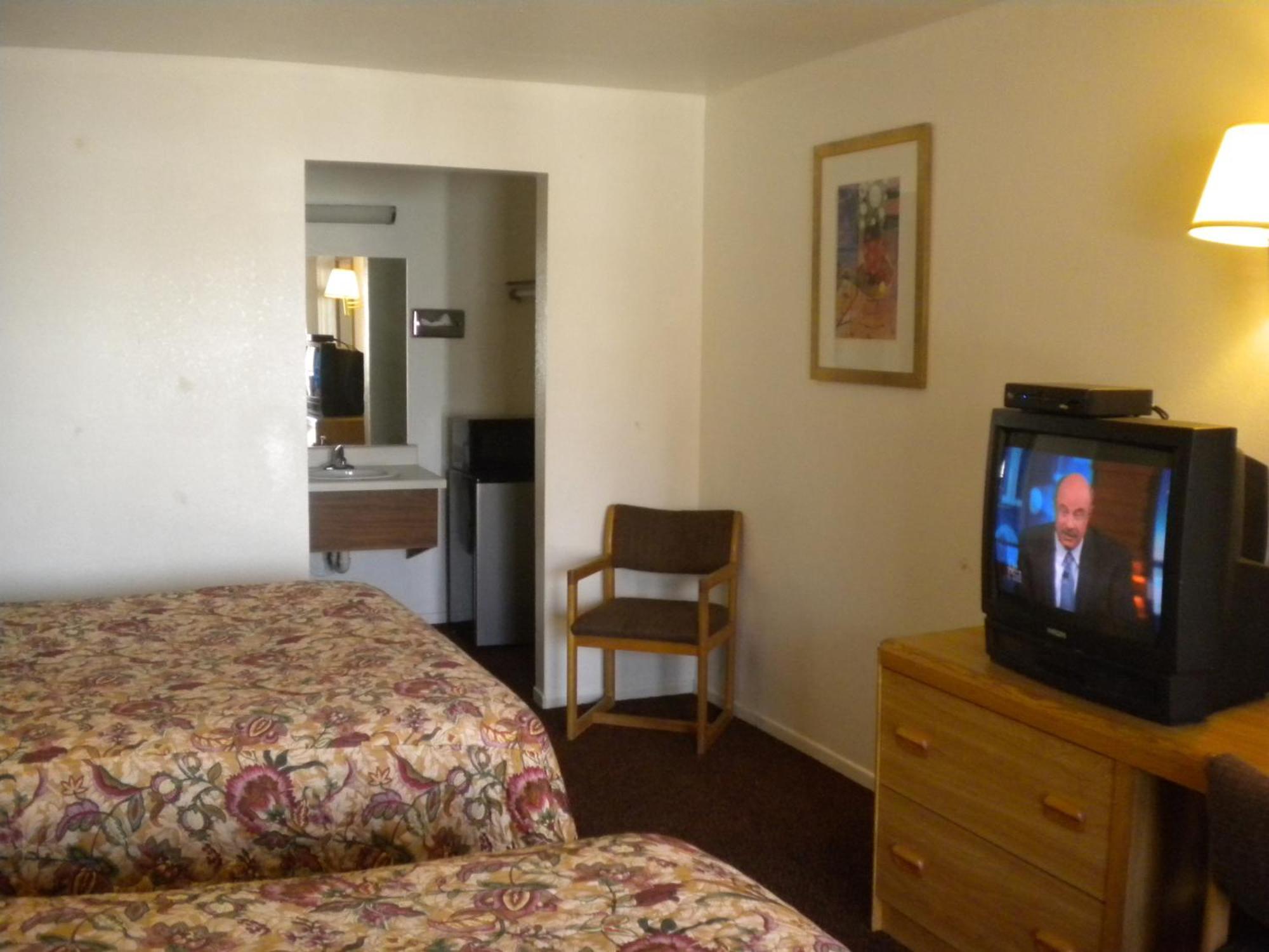 בייקרספילד Best Economy Inn & Suites חדר תמונה