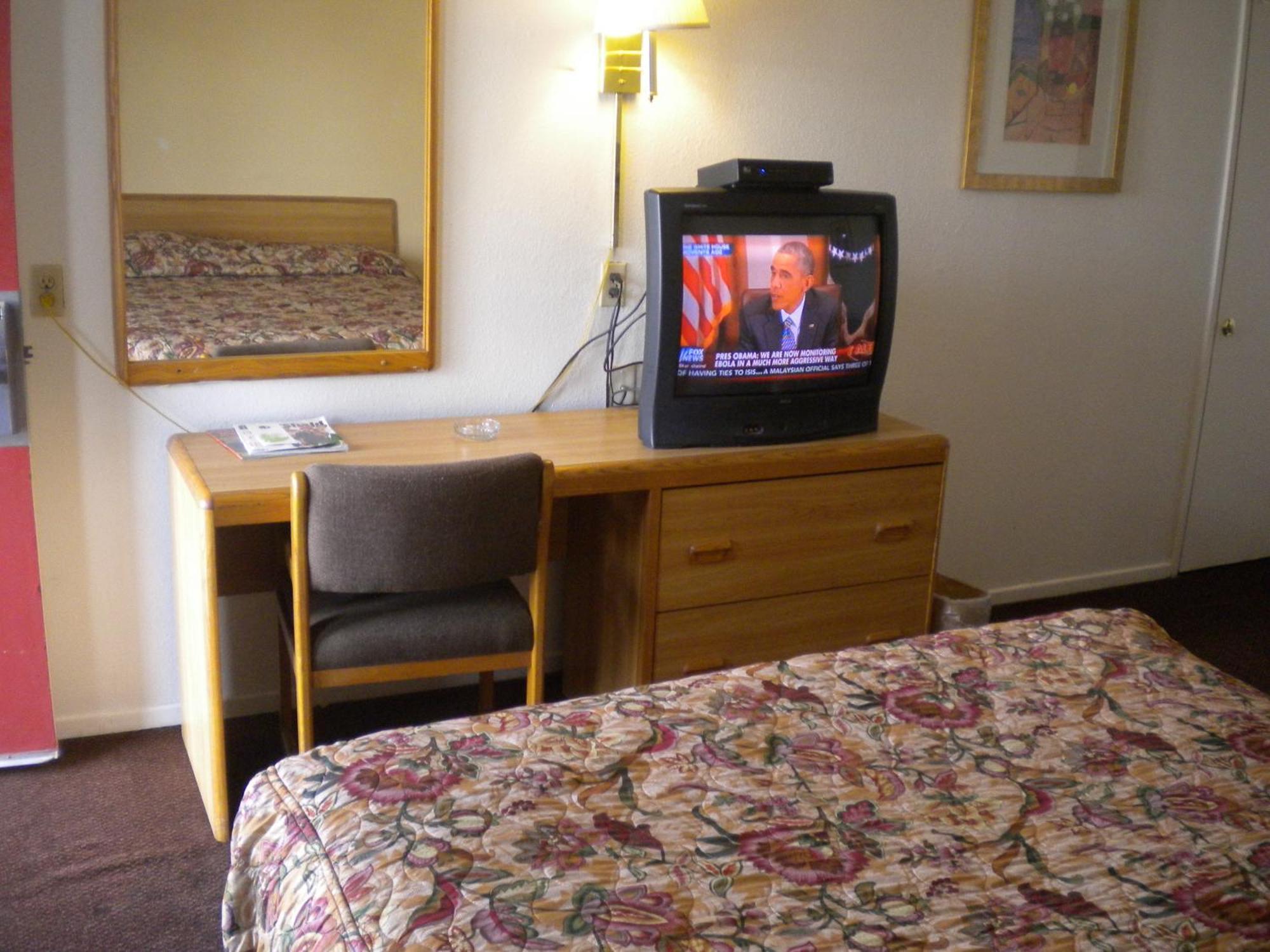 בייקרספילד Best Economy Inn & Suites חדר תמונה