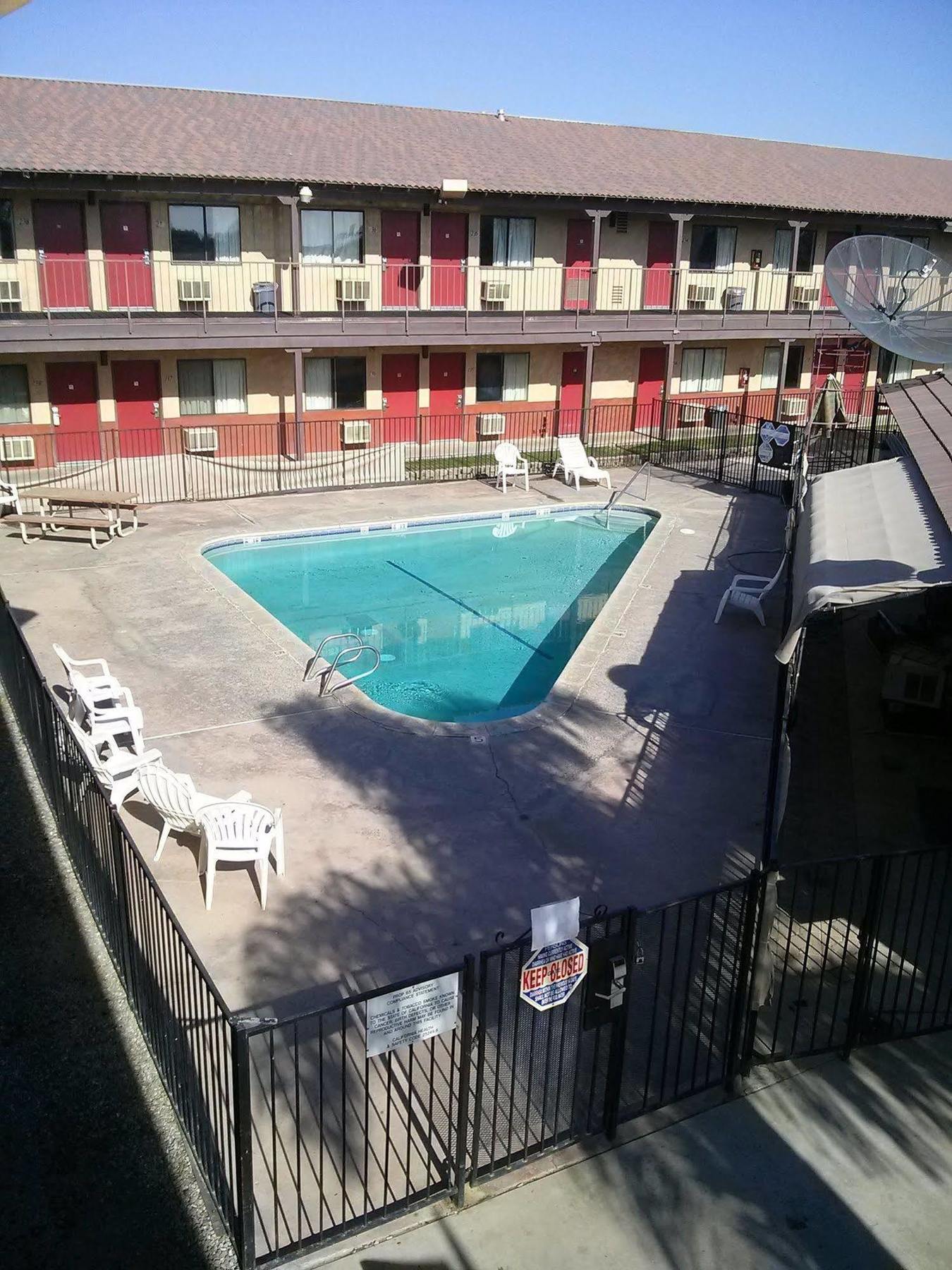בייקרספילד Best Economy Inn & Suites מראה חיצוני תמונה