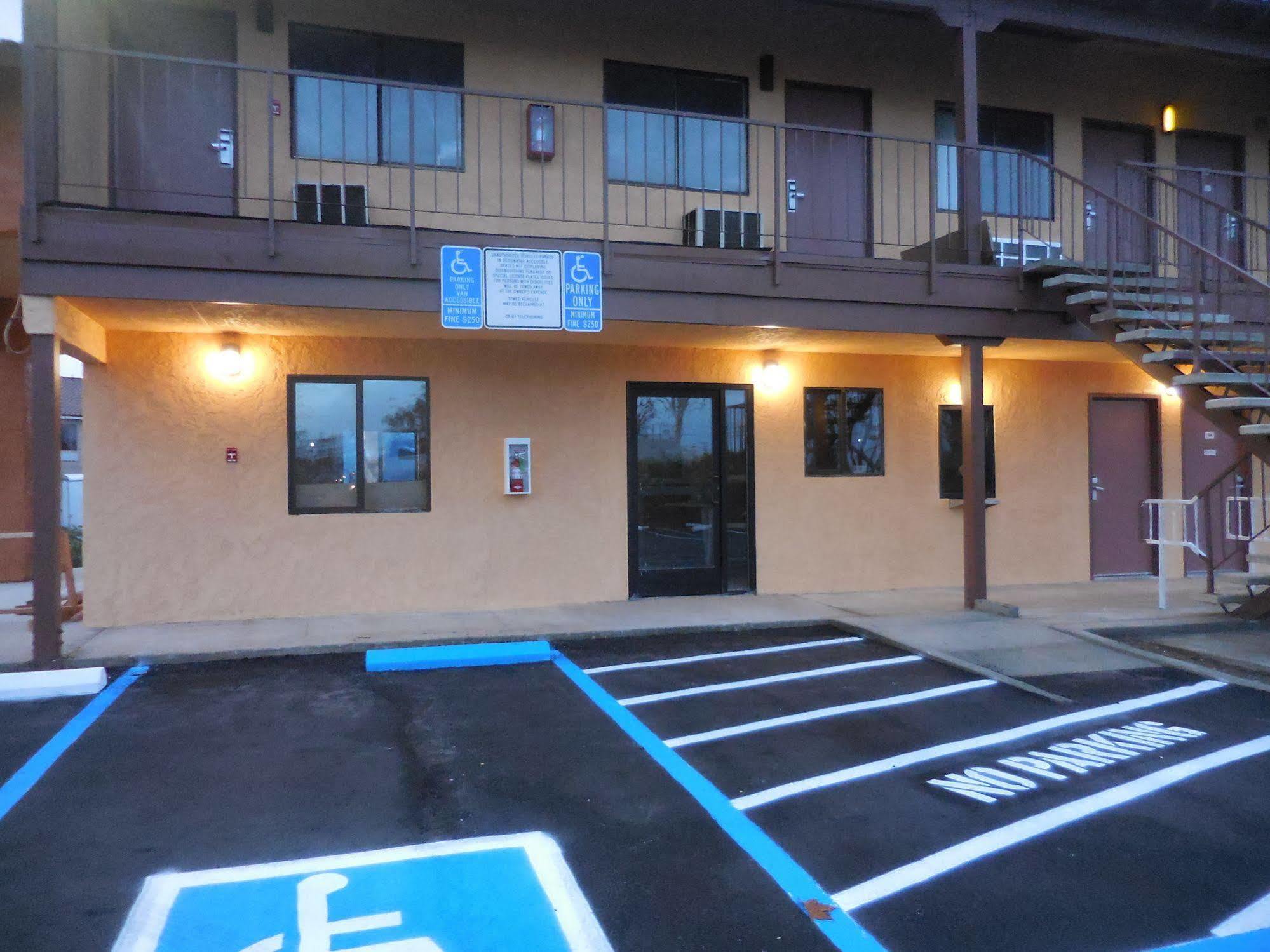 בייקרספילד Best Economy Inn & Suites מראה חיצוני תמונה